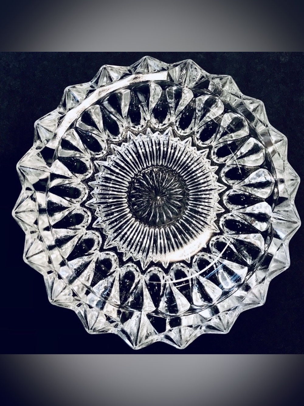 Vintage Round Crystal Clear Pressed Glass Cigar Cigarette Large 4 Slot Ashtray